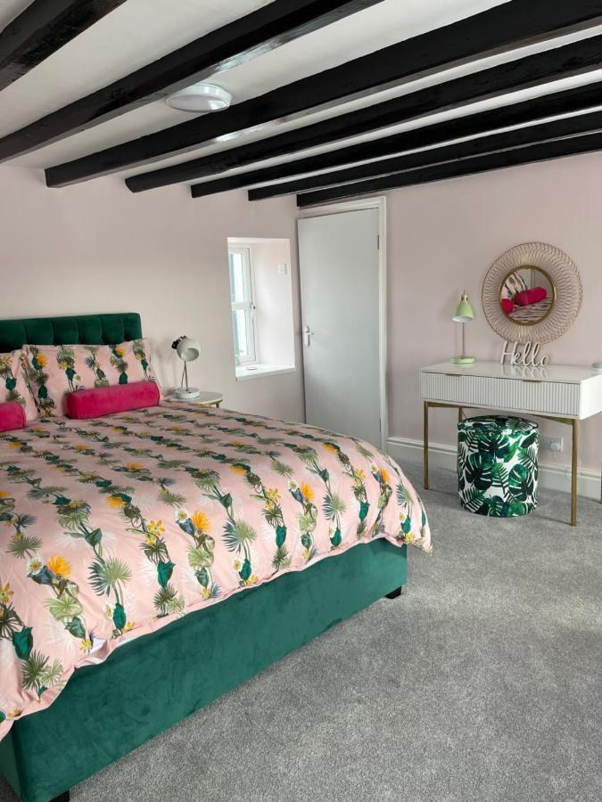 Hollie'S Beach House Peel Екстер'єр фото