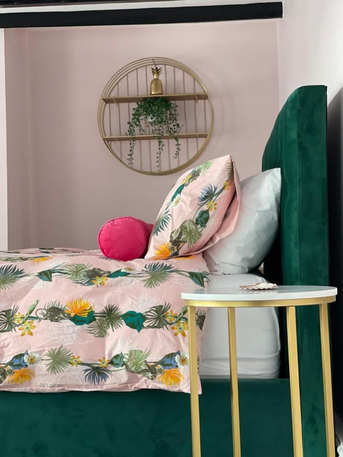 Hollie'S Beach House Peel Екстер'єр фото
